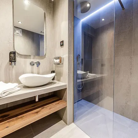 Hotel Eccher 3 Stelle Superior Mezzana  Exterior foto